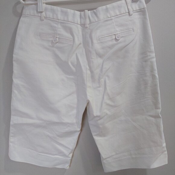 Pure By Alfred Sung White Bermuda 11" Cotton Stretchy Shorts (Size M) - Picture 3 of 9
